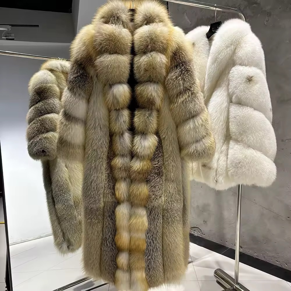 Stylish and Luxurious Genuine Fox Fur Coat - Perfect for Winter Glam